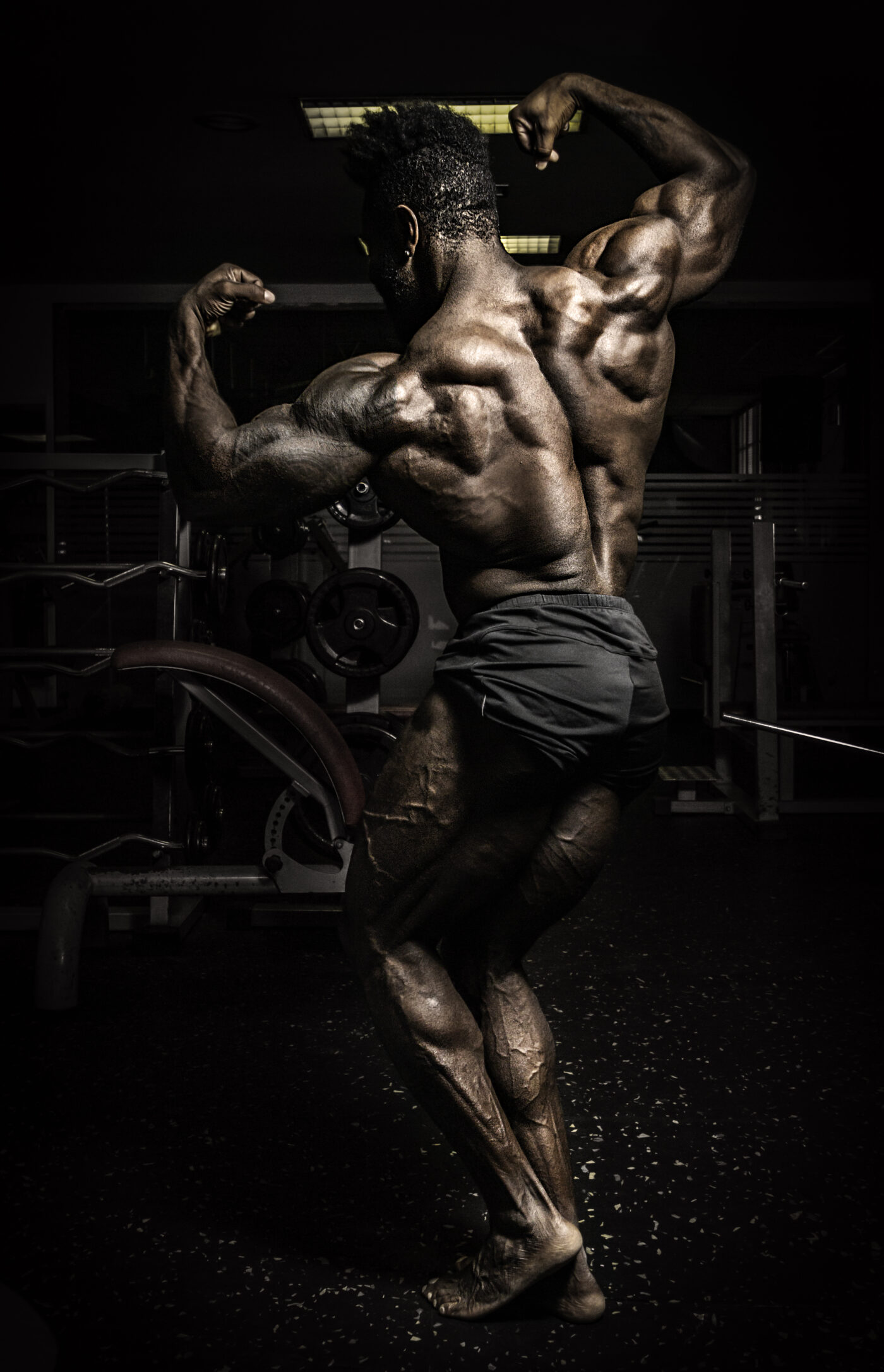 foto-chico-culturista-hipertrofia-gabi-opare-gimnasio-vigo